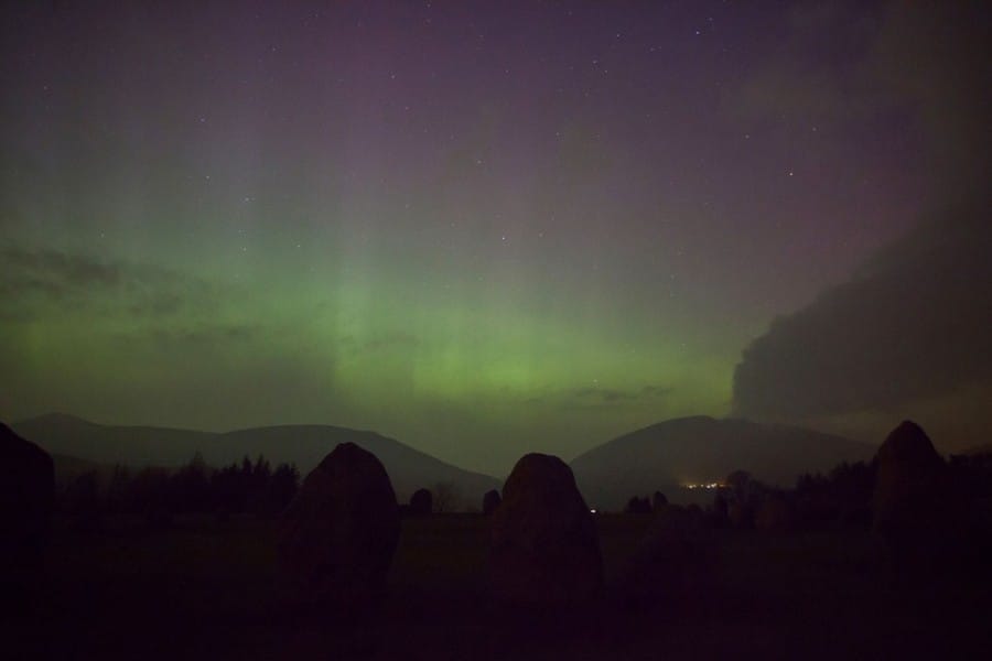 Aurora borealis di Castlerigg Stone Circle in the Lake District, Inggris