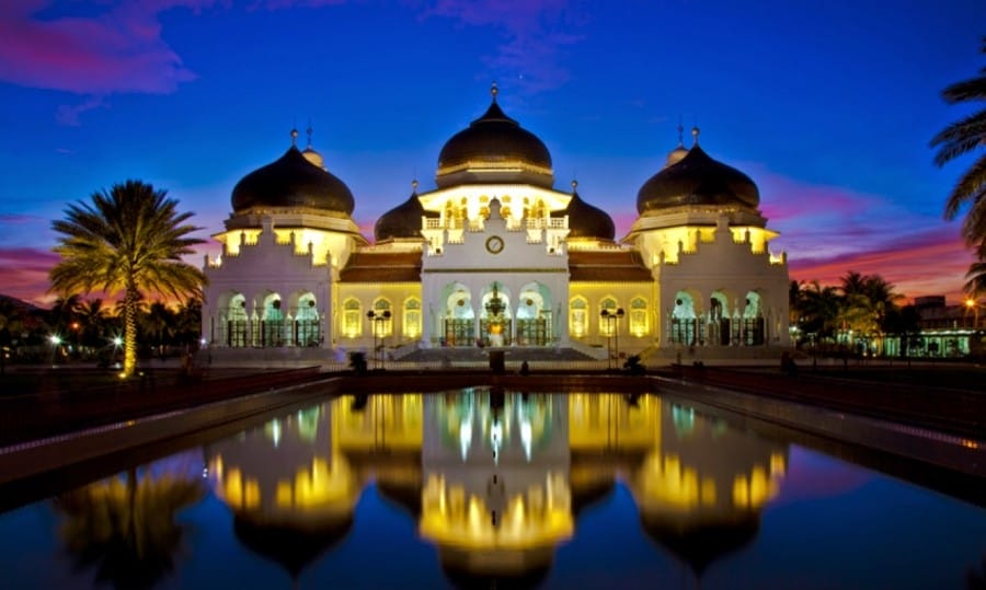 Tanda Kiamat Menghias Masjid