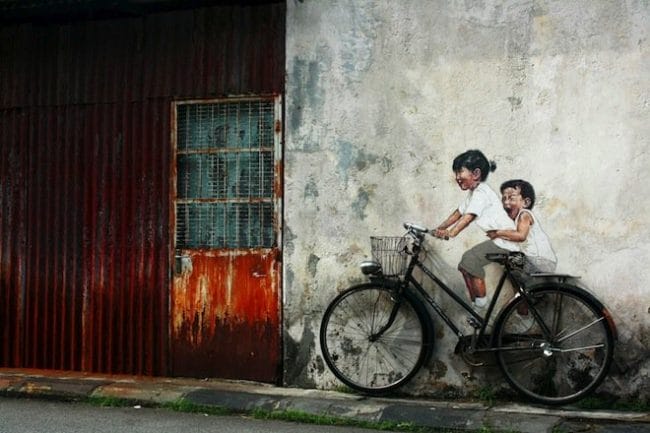 Street Art karya Ernest Zacharevic di Penang, Malaysia