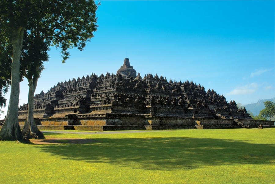 Gambar Candi Borobudur: Bagian Candi Beserta Penjelasannya