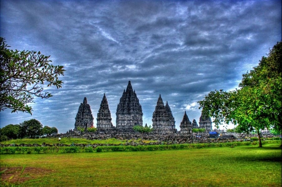 Candi Prambanan di Jalan Raya Jogja - Solo Km 16, Prambanan, Sleman, Yogyakarta 55571, Indonesia