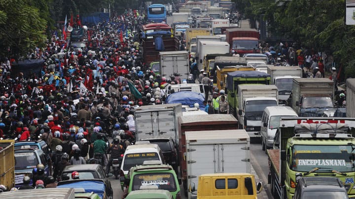 Demo warga memperparah kemacetan