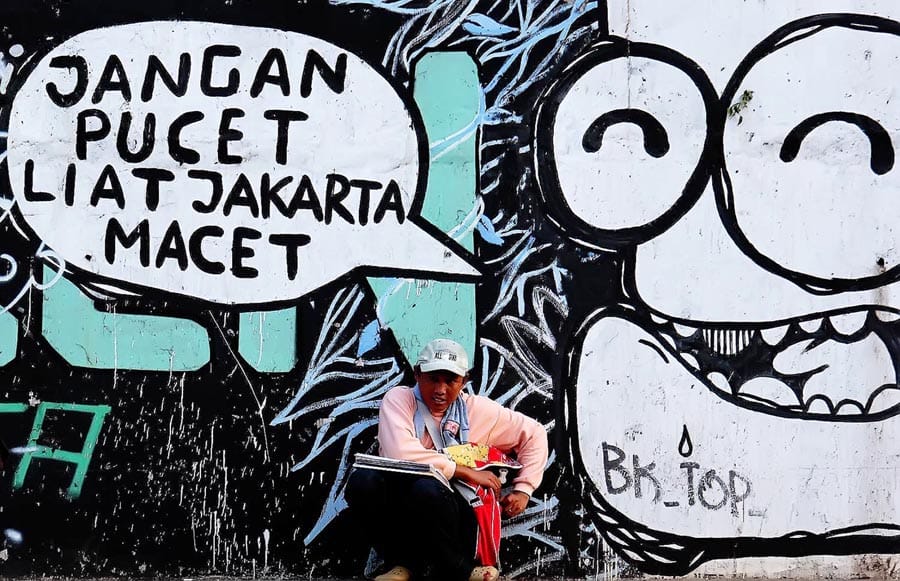 Grafiti di salah satu tembok sudut jalanan Jakarta