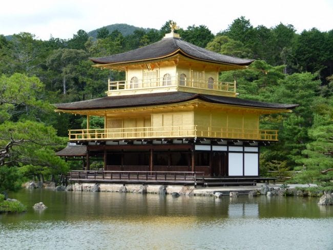 Kinkaku-ji kuil paviliun emas