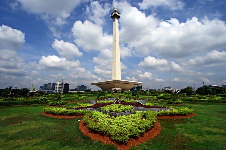 Monas dan Taman