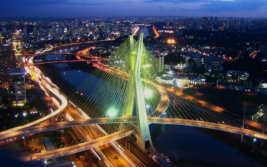 Octavio Frias de Oliveira Bridge di Malam Hari