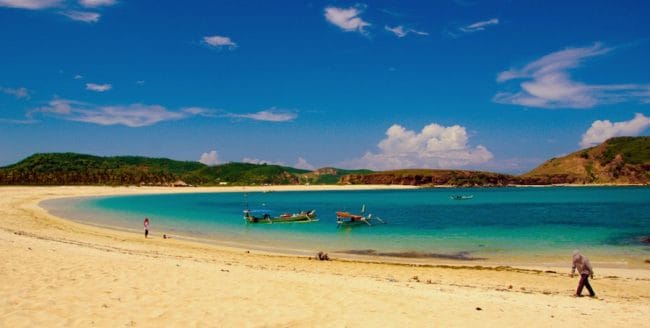Pantai Selong Belanak, Wisata Lombok