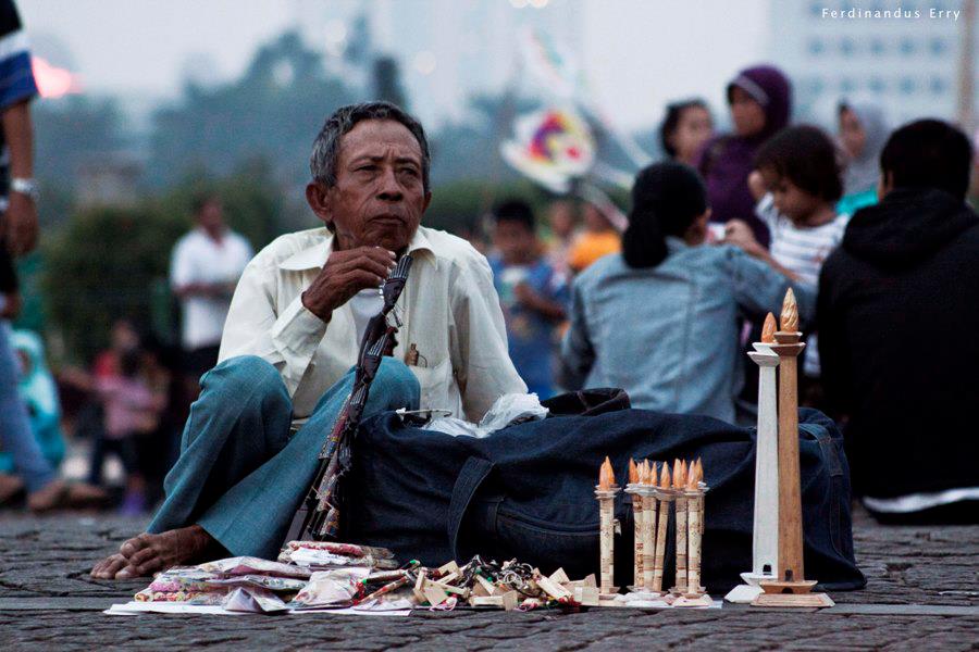 monas yang ramai