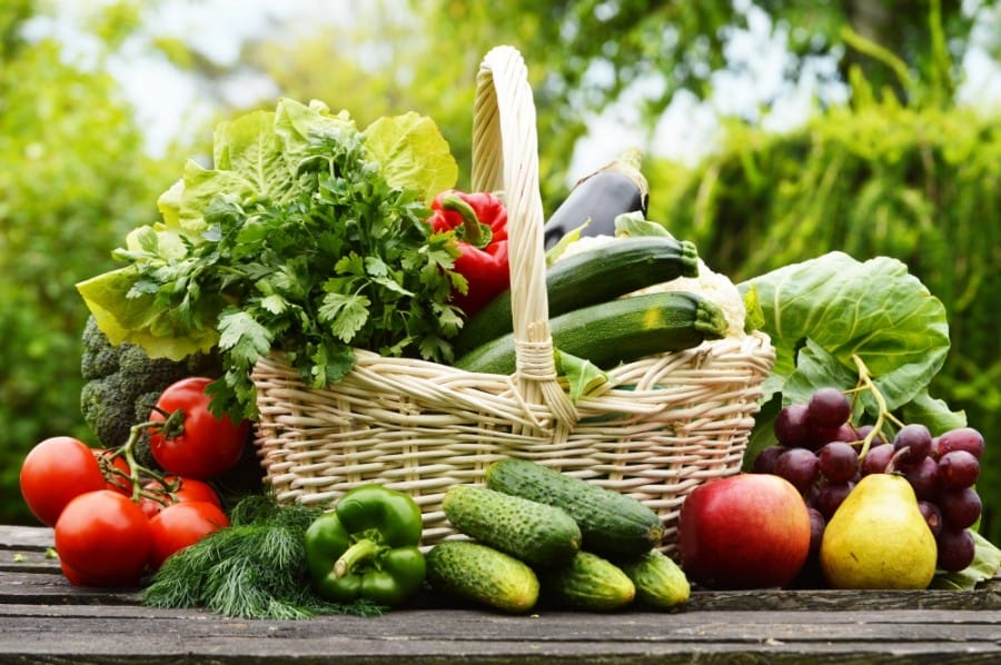 Sayur dan buah berserat akan membantu proses pembakaran lemak yang dibutuhkan untuk peningkatan metabolisme