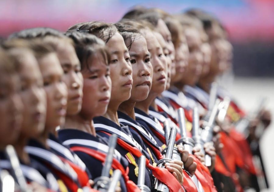 Parade Anak Sekolah untuk Memperingati Gencatan Senjata