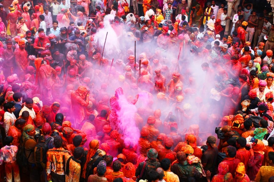 Holi atau Festival Warna Untuk Para Janda di India