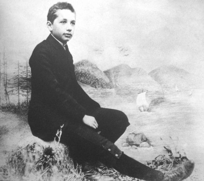 Albert Einstein saat kecil