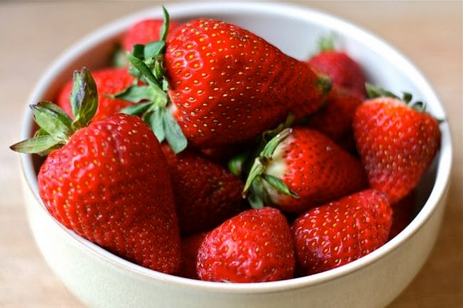Buah Stroberi *Strawberry)