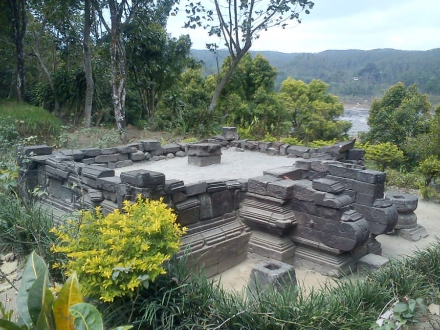 Candi di Blitar