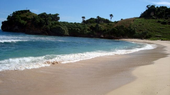 Pantai Jolosutro Blitar