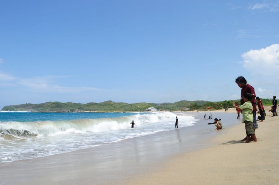 Pantai Tambakrwjo Blitar