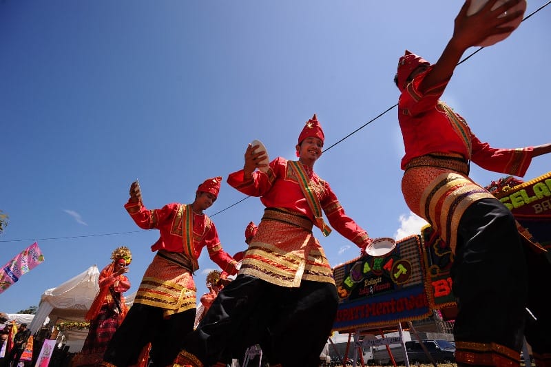 Suku Minangkabau atau biasa disebut orang Minang