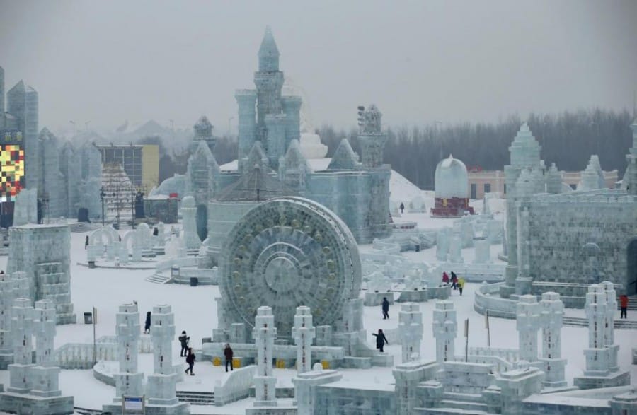 Suasana Siang di festival Es harbin