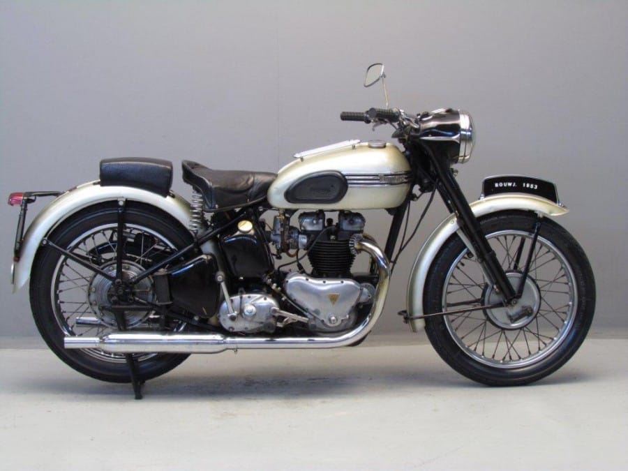 Triump Thunder yang terlihat sangat menawn Triump Thunder yang terlihat sangat menawn