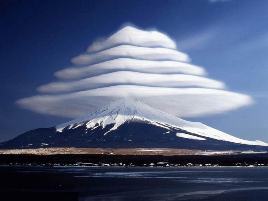 Lenticular-Clouds