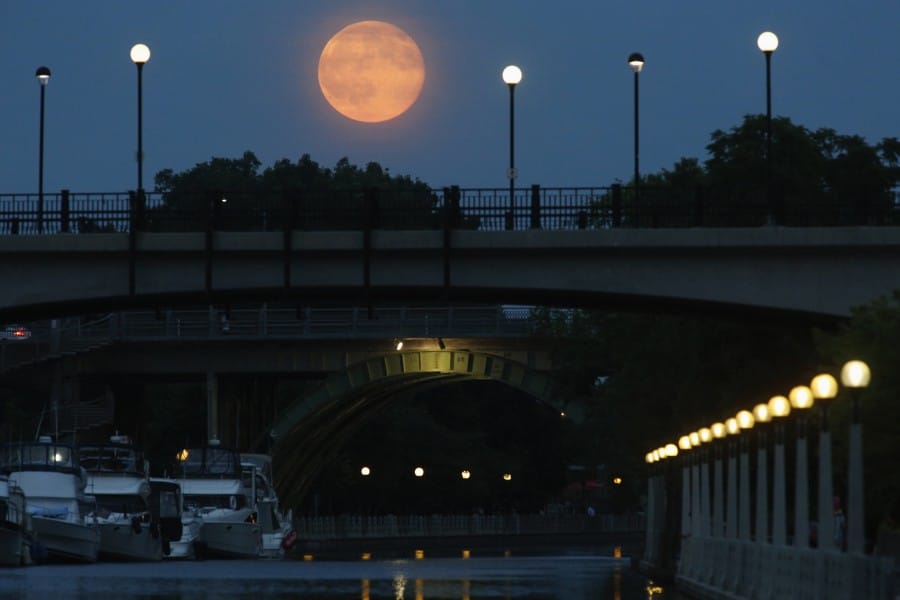 Supermoon di Ottawa