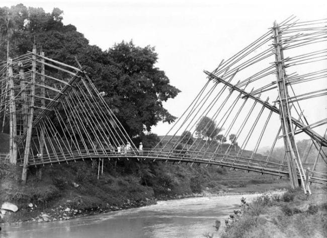 Jembatan Bambu Pada Zaman Dahulu