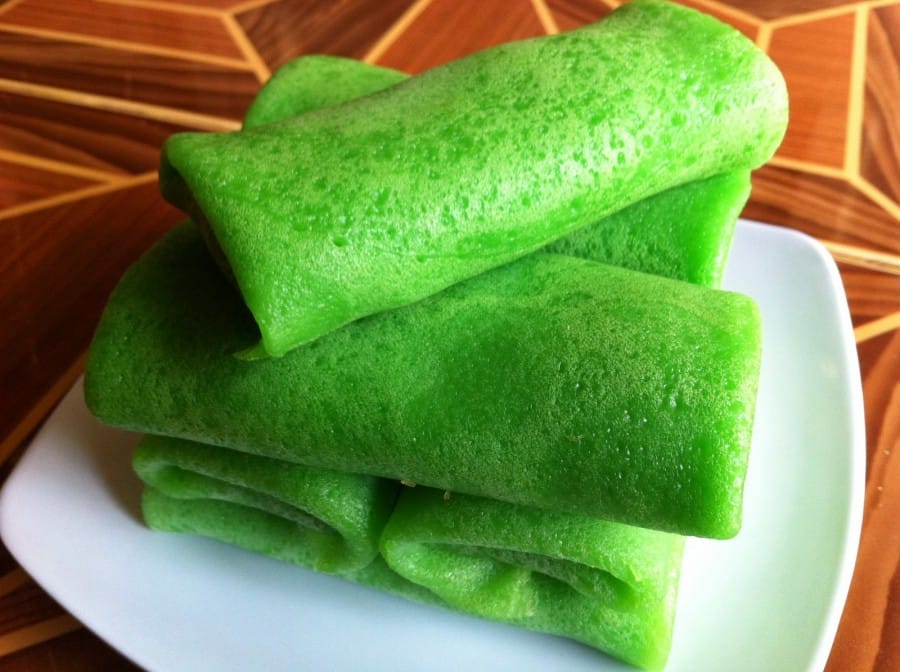 Kue dadar gulung hijau