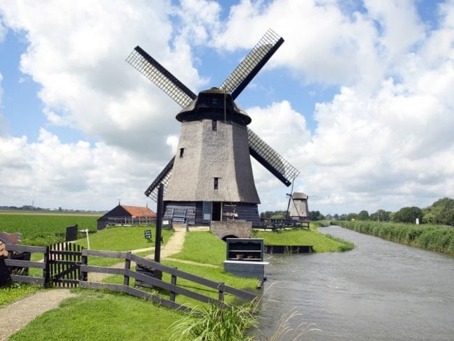 Kincir angin di Amsterdam