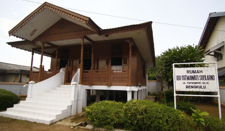 Rumah Adat Bumbungan Lima