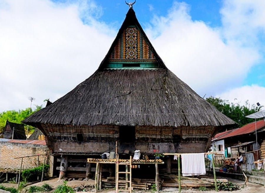 Rumah Adat Karo