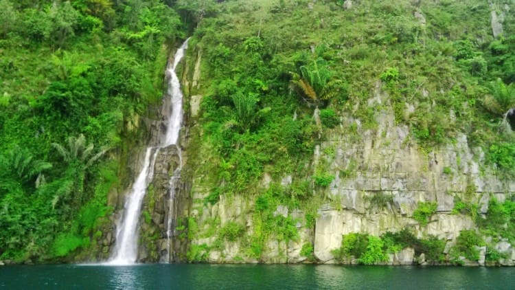 air-terjun-binangalom