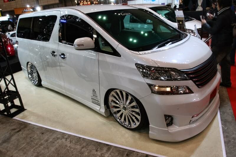 Alphard-White-Snak