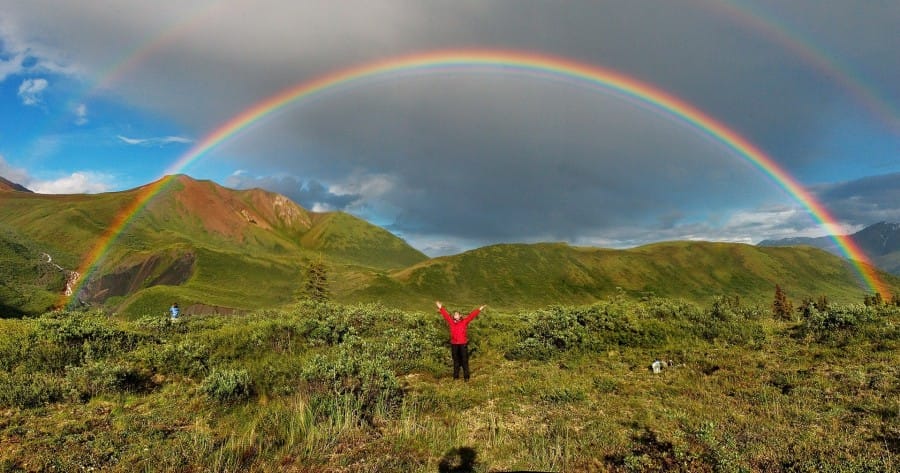 Menikmati Keindahan Pelangi Ganda