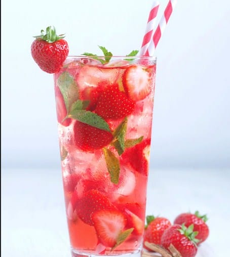 resep-minuman-segar-es-strawberry-merah