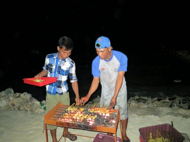 Pesta Barbeque di Pulau Tidung