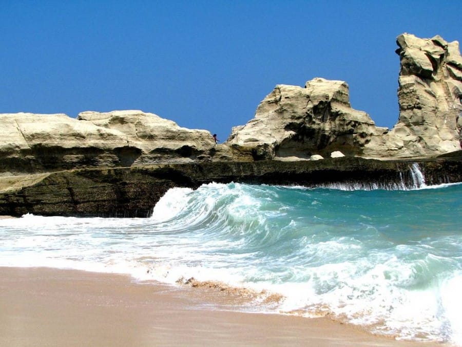 Bebatuan Sphinx di Pantai Klayar