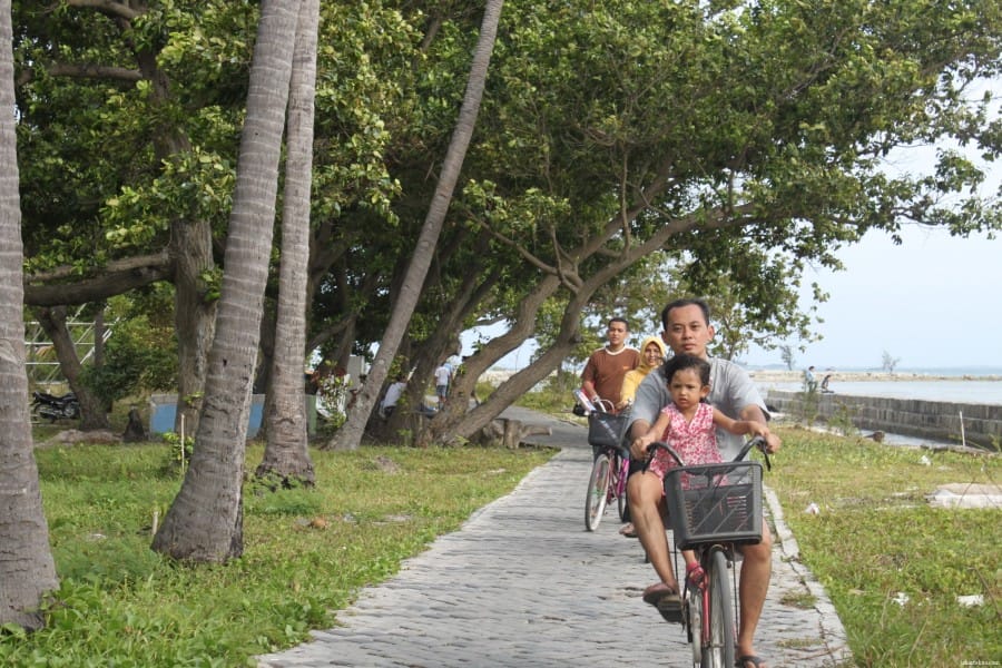 Bersepeda di Tidung