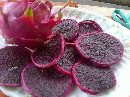 Buah Naga Hitam