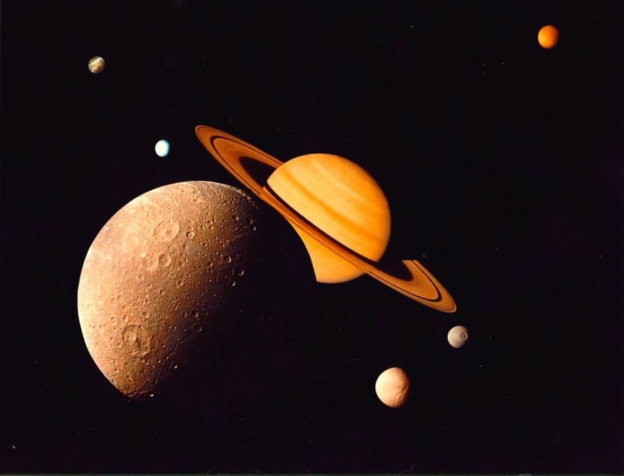 Gambar Planet Saturnus