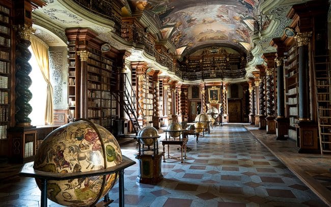 Interior Perpustakaan Klementium