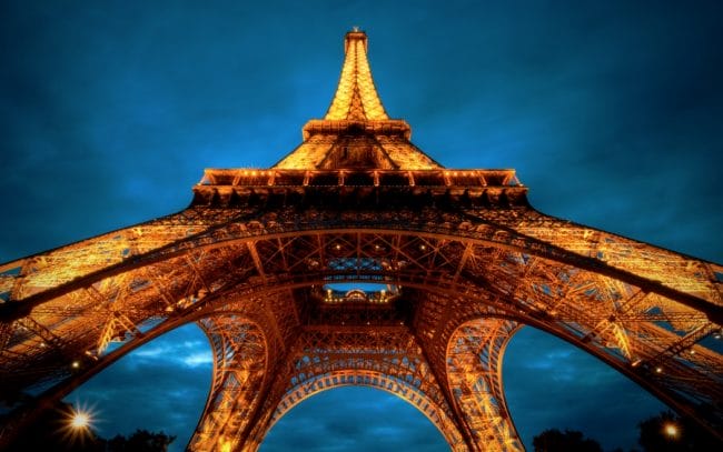 Penerangan Menara Eiffel