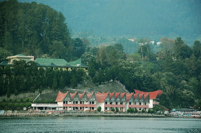 Parapat di Kawasan Wisata Danau Toba