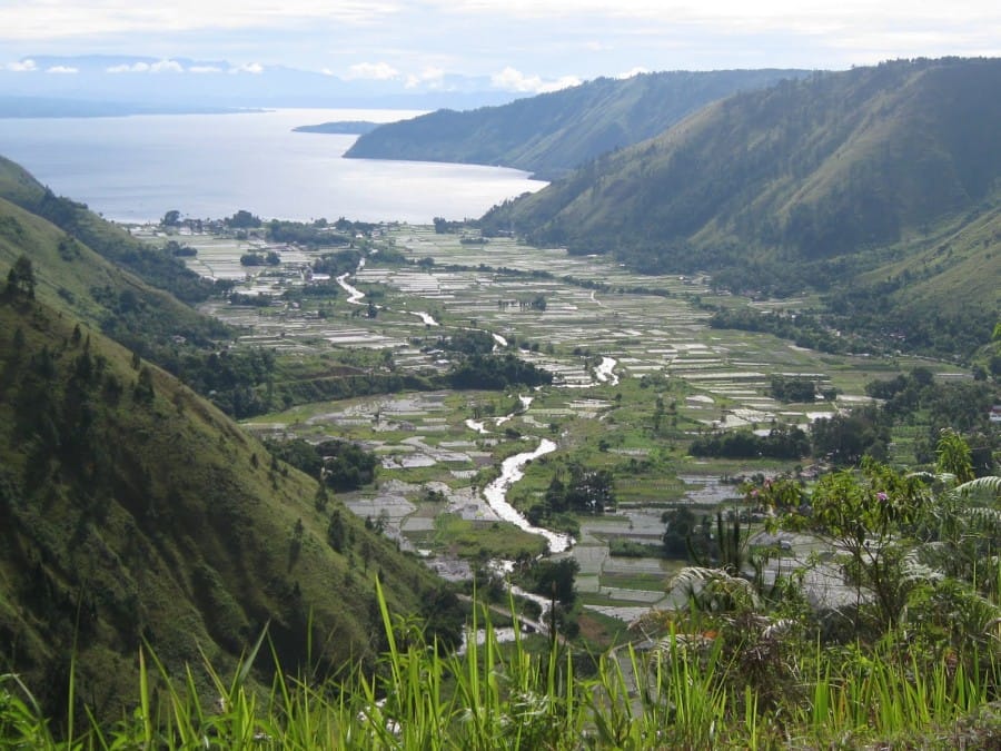 Pemandangan Danau Toba dari Bakara