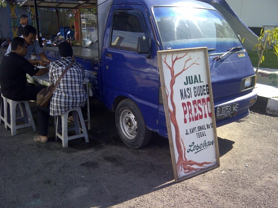 Bisnis Makanan warung nasi mobil