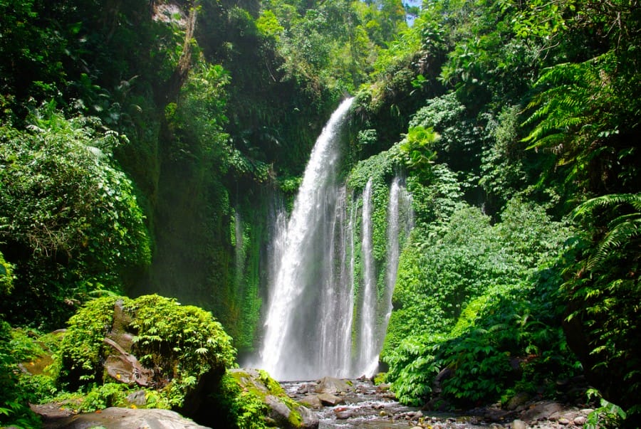 air-terjun-sendang-gile-2 ()