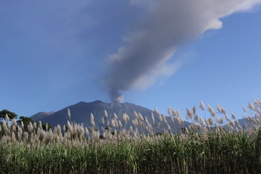 Erupsi-Gunung-Raung-040715-Bcs-3