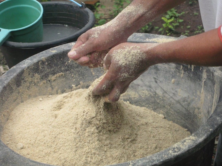 Membuat Pakan Ternak Sendiri