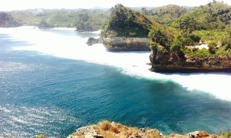 pantai batu bengkung malang