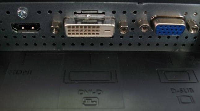 Port VGA dan DVI
