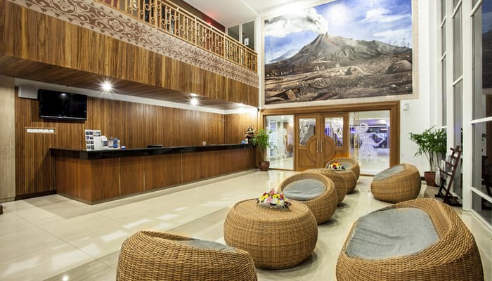 Ruangan Lobi di Merapi Merbabu Hotel